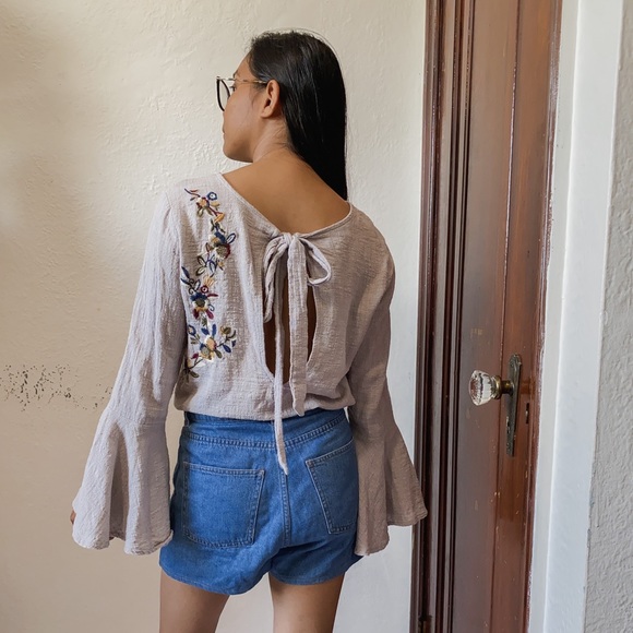 Blouse with flounce sleeves - Picture 5 of 5